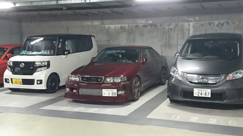 Kind of a weird sight between all of the VIP-look sedans, but I do like it.